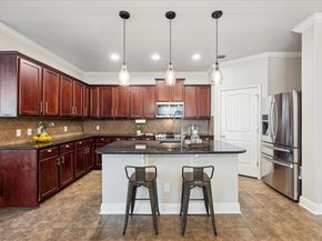 9520 Sydney Marilyn LN, Austin TX 78748