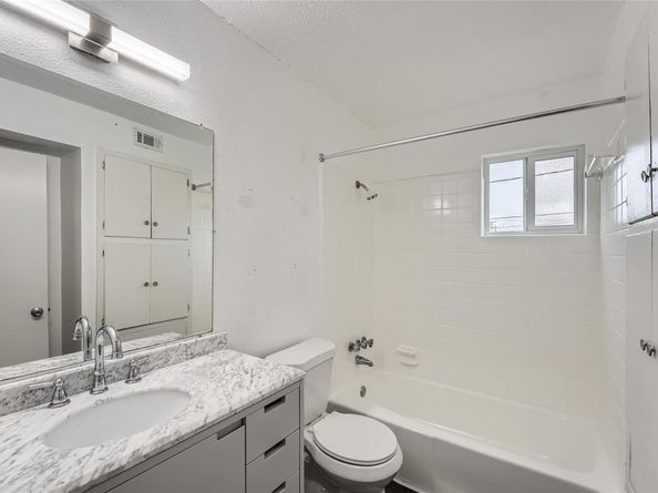 1306 E Saint Johns Ave, Austin TX 78752
