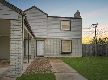 1306 E Saint Johns Ave