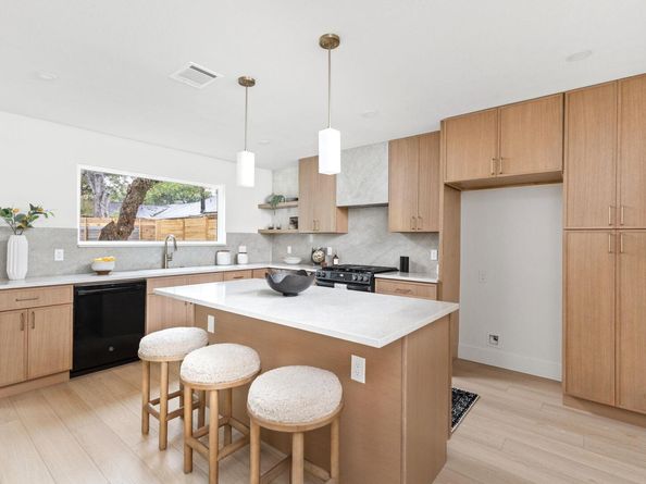 2703 Gettysburg DR, Austin TX 78745