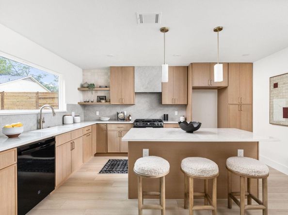 2703 Gettysburg DR, Austin TX 78745