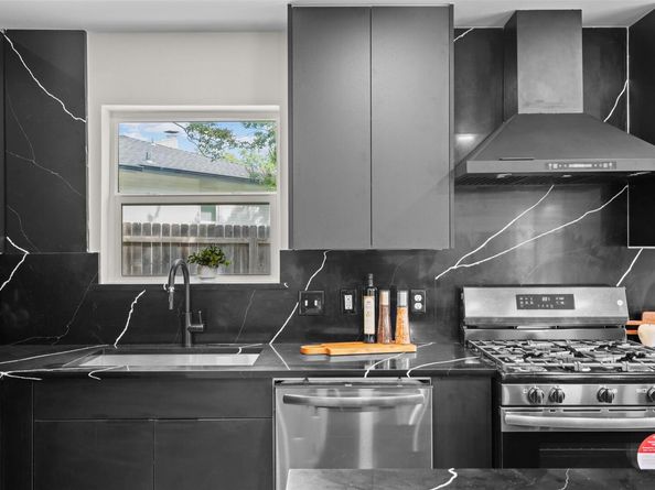 6303 Bexton CIR, Austin TX 78745