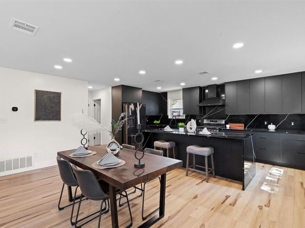 6303 Bexton CIR, Austin TX 78745