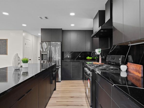 6303 Bexton CIR, Austin TX 78745