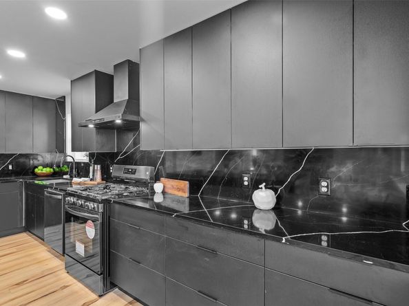 6303 Bexton CIR, Austin TX 78745