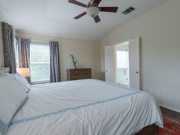1818 W Pflugerville PKWY, Round Rock TX 78664