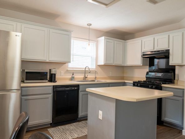 1818 W Pflugerville PKWY, Round Rock TX 78664