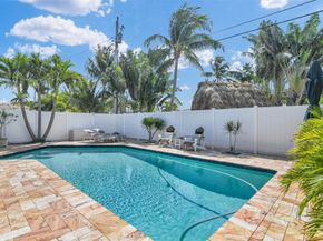 1616 SE 4th St, Deerfield Beach FL 33441