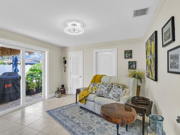 1616 SE 4th St, Deerfield Beach FL 33441