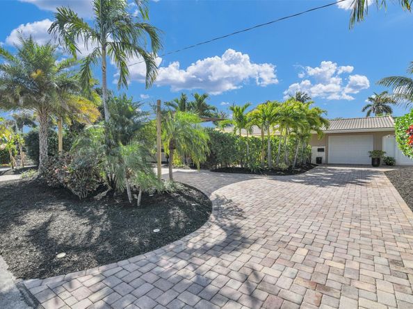 1616 SE 4th St, Deerfield Beach FL 33441
