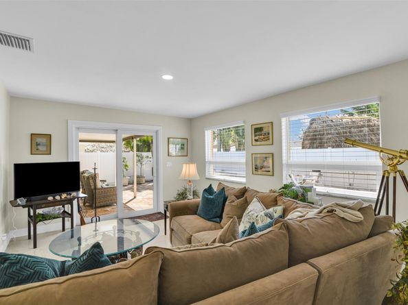 1616 SE 4th St, Deerfield Beach FL 33441
