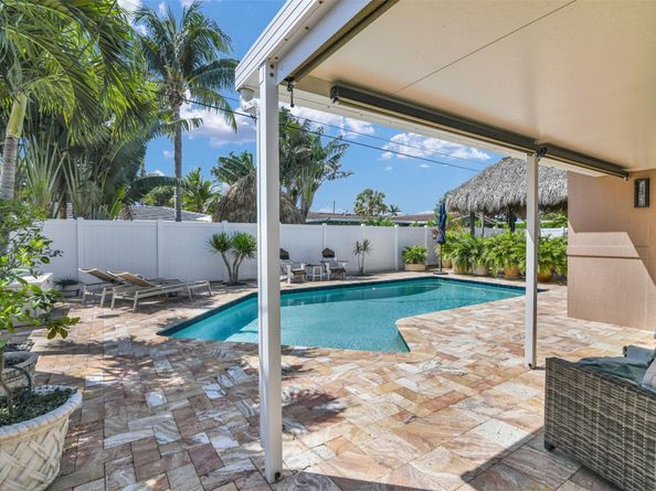 1616 SE 4th St, Deerfield Beach FL 33441