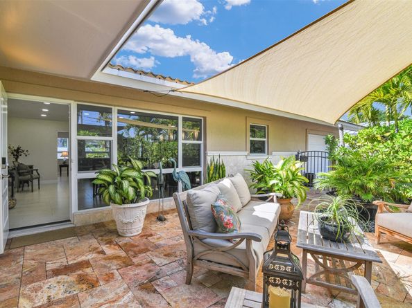 1616 SE 4th St, Deerfield Beach FL 33441