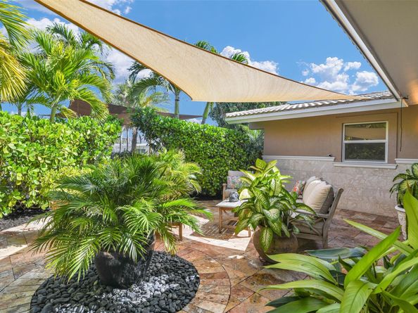 1616 SE 4th St, Deerfield Beach FL 33441