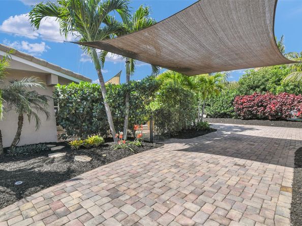 1616 SE 4th St, Deerfield Beach FL 33441