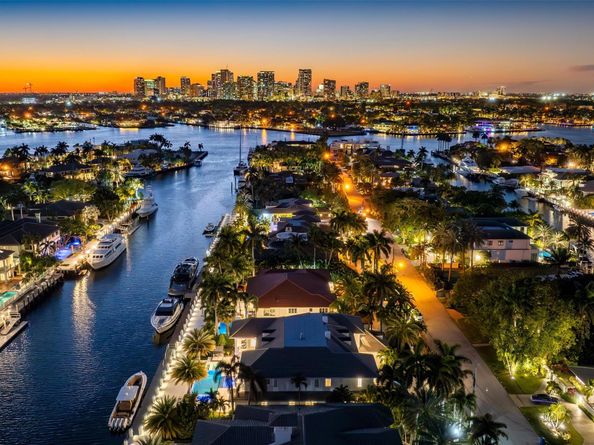 2520 Del Lago Dr, Fort Lauderdale FL 33316