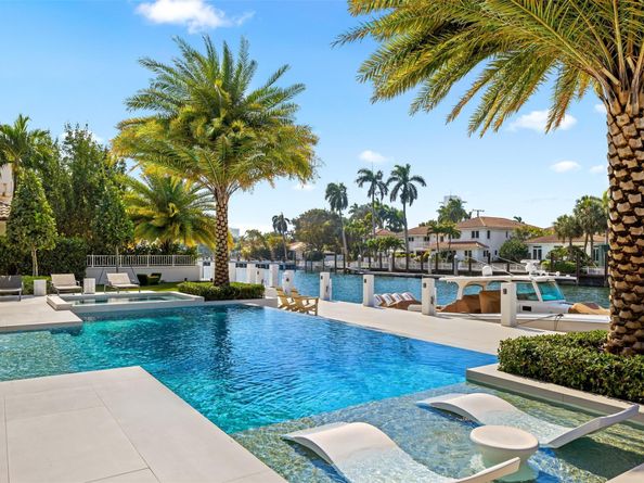 2520 Del Lago Dr, Fort Lauderdale FL 33316