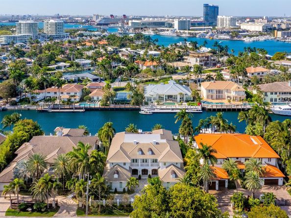 2520 Del Lago Dr, Fort Lauderdale FL 33316