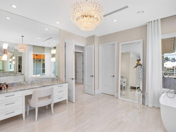 2520 Del Lago Dr, Fort Lauderdale FL 33316