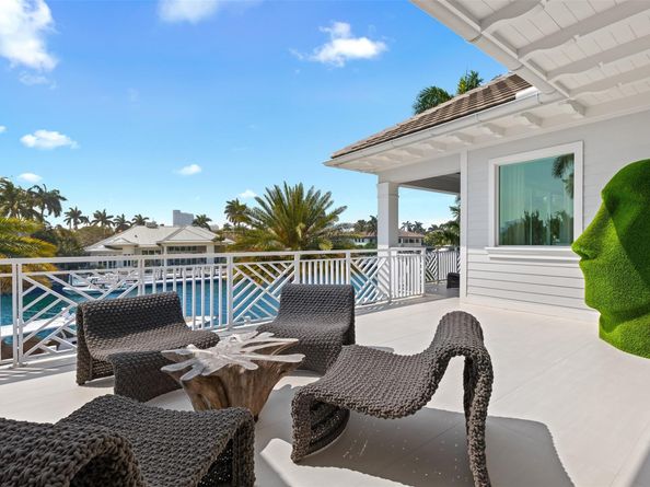 2520 Del Lago Dr, Fort Lauderdale FL 33316