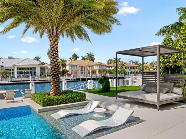 2520 Del Lago Dr, Fort Lauderdale FL 33316