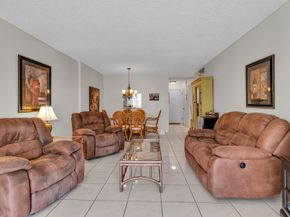 1001 NE 14th Ave 303, Hallandale Beach FL 33009