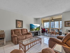 1001 NE 14th Ave 303, Hallandale Beach FL 33009
