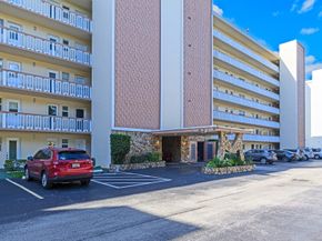 1001 NE 14th Ave 303, Hallandale Beach FL 33009