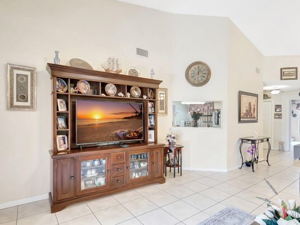 66 Centennial Court, Deerfield Beach FL 33442