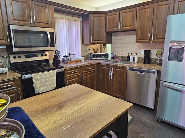2216 Seagrape Cir, Coconut Creek FL 33066