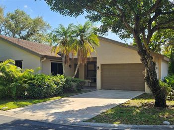 2216 Seagrape Cir
