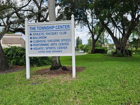 2216 Seagrape Cir, Coconut Creek FL 33066