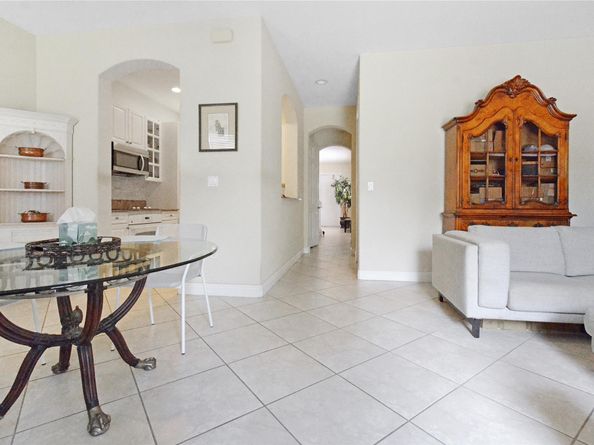 6927 Julia Gardens Dr, Coconut Creek FL 33073