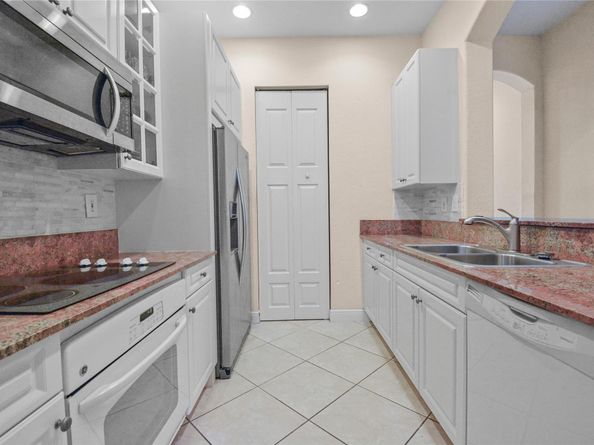 6927 Julia Gardens Dr, Coconut Creek FL 33073