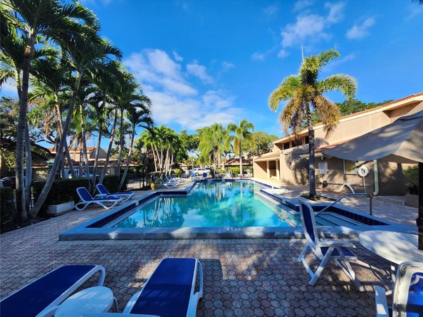 201 Dunwoody Ln 1787, Hollywood FL 33021