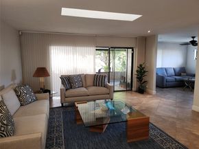 201 Dunwoody Ln 1787, Hollywood FL 33021