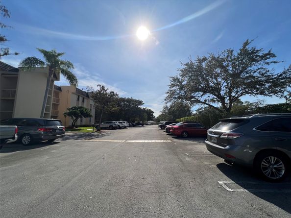 8437 Forest Hills Dr 203, Coral Springs FL 33065