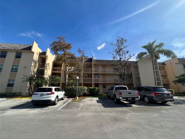 8437 Forest Hills Dr 203, Coral Springs FL 33065