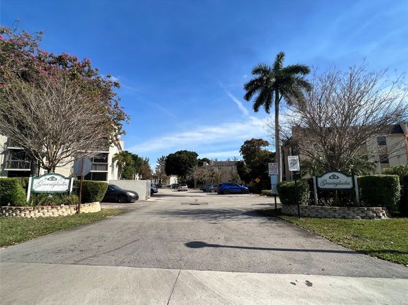8437 Forest Hills Dr 203, Coral Springs FL 33065