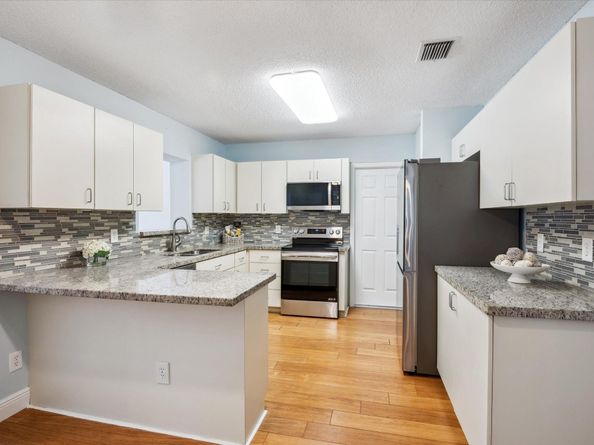 12100 NW 27th Ct, Plantation FL 33323