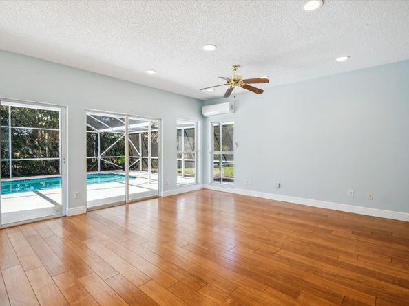 12100 NW 27th Ct, Plantation FL 33323