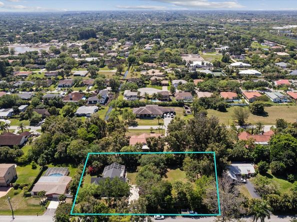 12100 NW 27th Ct, Plantation FL 33323
