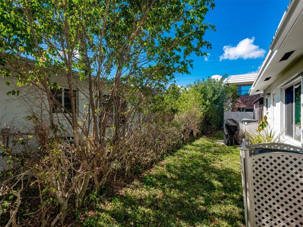 321 SE 1st Ave, Pompano Beach FL 33060