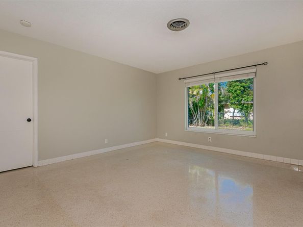 321 SE 1st Ave, Pompano Beach FL 33060