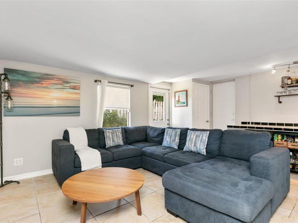 3261 NW 6th Ave, Fort Lauderdale FL 33309