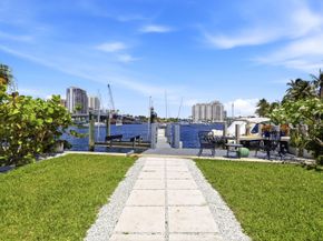 325 Poinciana Drive, Fort Lauderdale FL 33301