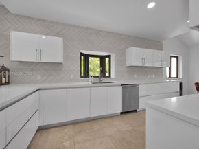 2000 S Bayshore Drive 65, Miami FL 33133