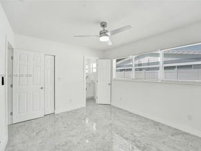 6442 Oak Street, Hollywood FL 33024