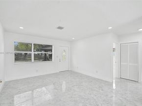 6442 Oak Street, Hollywood FL 33024