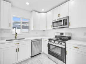 6442 Oak Street, Hollywood FL 33024